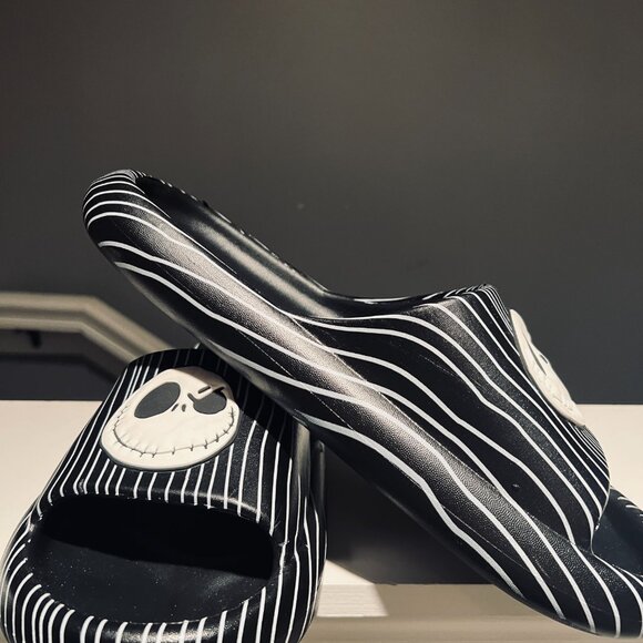 Disney's Jack Skellington Slides – Men’s 11 & 12 -- NWT - Picture 8 of 9